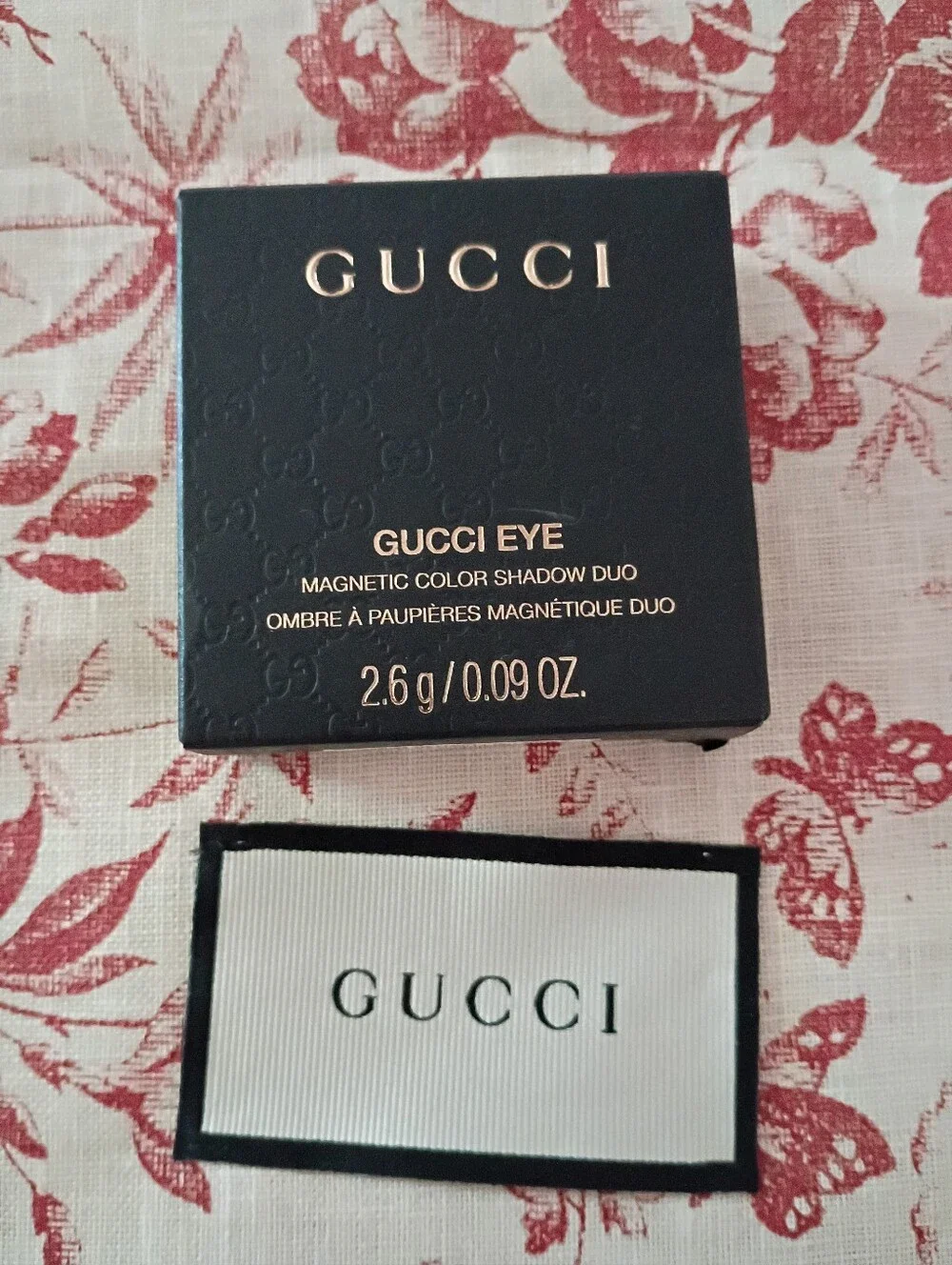 Gucci Eye Shadow Duo in Taupe & Deep Brown Compact